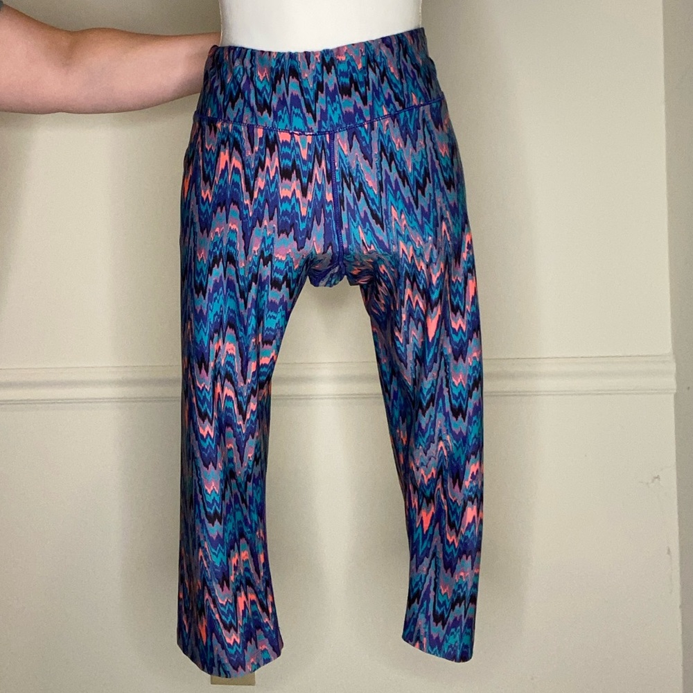 BCG Patterned Capri Leggings